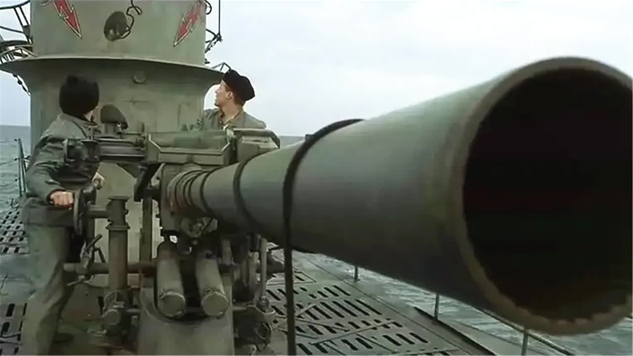 抢了敌人的潜艇，炸了对方的军舰，这群人太牛了！