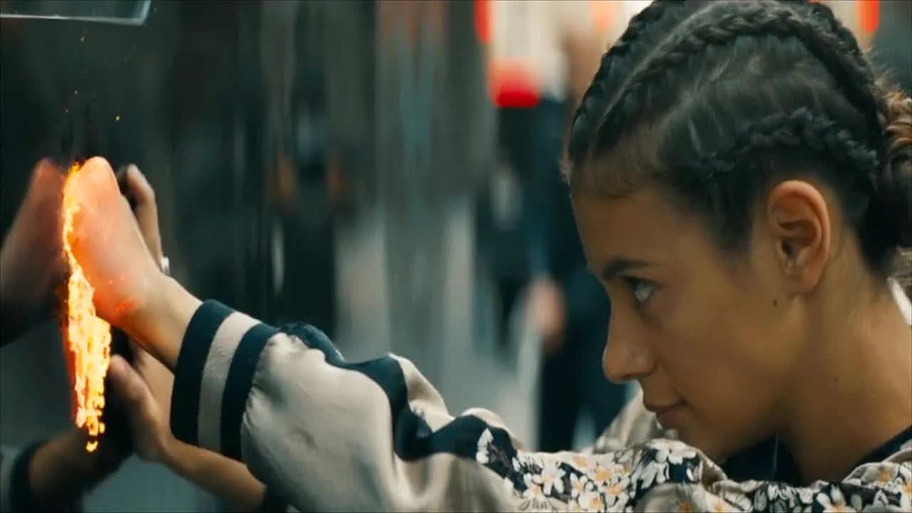 10万伏特电晕守卫，徒手熔化运钞车！这犯罪团伙太牛了！