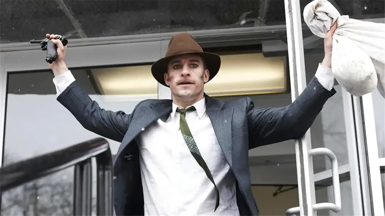 真实故事改编：退役二战老兵被冷落，活生生把他逼成了劫匪！