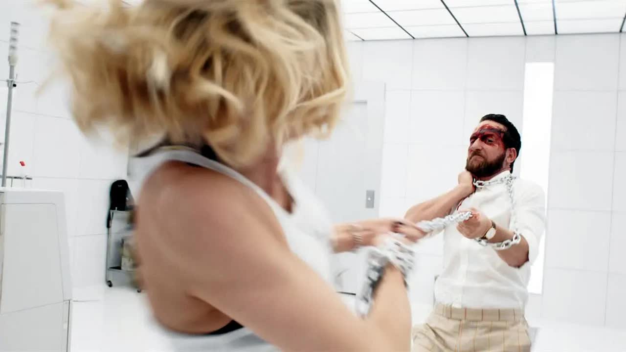 女孩天生患有暴怒症，一旦被激怒，就会发生可怕的事情！